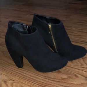 Mossimo black booties